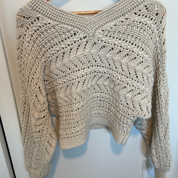 White House Black Market Cream V-Neck Sweater - Picture 4 of 4